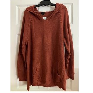 Rust long sleeve hooded sweater